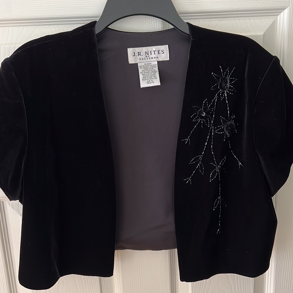 Blazer - Picture 3 of 3